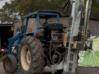 SERIES 89 200 CELL HYDRAULIC PERCUSSION POST DRIVER.