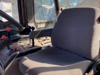 Case IH 2096 FWA Tractor with Challenge 4131 Loader