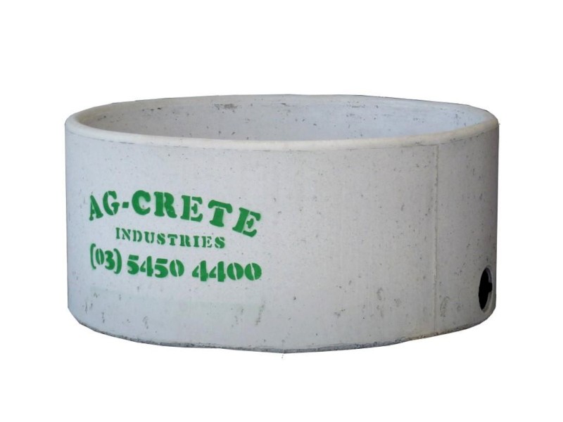 Round 4ft 4in Diameter Water Trough for Cattle, Horses. 660Lt capacity, can fit 2 on 1 pallet.