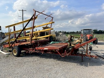 New Holland 1012 hay bale wagon | Farm Tender