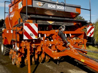 2017 KUHN SDE3000 FERTILISER/SEEDER/SEED DRILL 