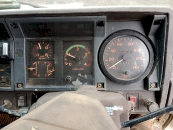 Hino 18ft tray truck