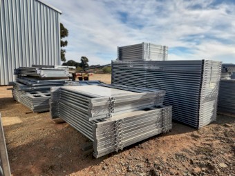 Cattle & Sheep Yards with Cattle/Sheep Combination Loading Ramp