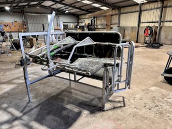 Prattley Sheep and Goat Handler