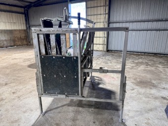 Prattley Sheep and Goat Handler