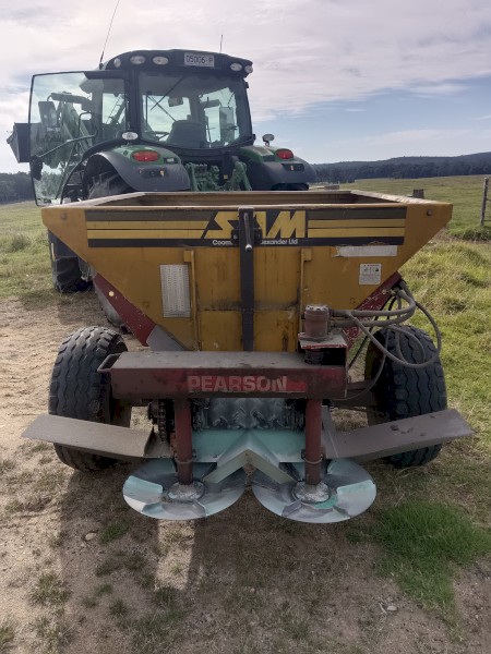 2 ton ground driven fertilizer spreader 