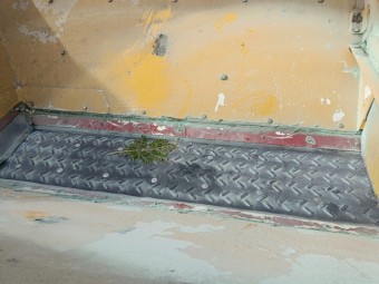 2 ton ground driven fertilizer spreader 