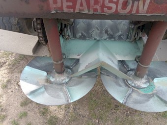 2 ton ground driven fertilizer spreader 