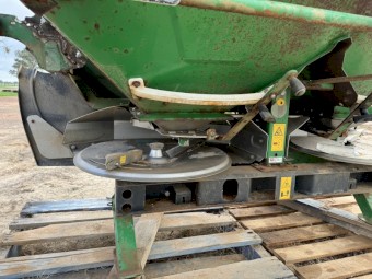Spreader Donder 3000 with Hungry Boards