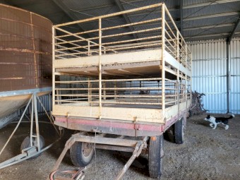 Livestock trailer and crate