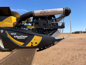  New Holland CR9.90 Revelation 2019 build with Macdon FD145 comb