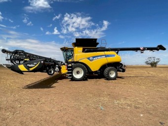  New Holland CR9.90 Revelation 2019 build with Macdon FD145 comb