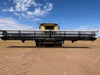  New Holland CR9.90 Revelation 2019 build with Macdon FD145 comb