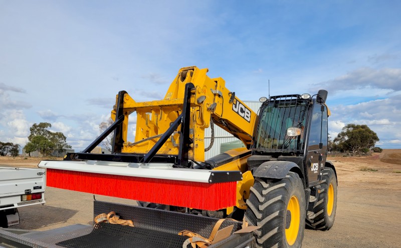 2.4M  wide Bunker and /shed Broom  c/w JCB Qfit lugs  Saves you heaps of time
