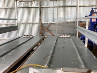 Slideaway big square baler feeder 