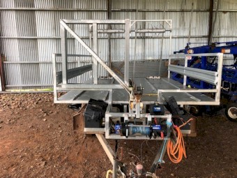 Slideaway big square baler feeder 