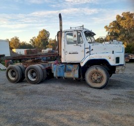 International S-Line Farm Truck