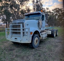 9900 International Eagle | Farm Tender