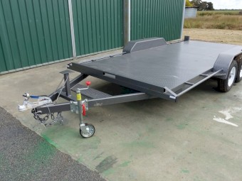 Car carrier 16 x 16' 6" ,2800 Kgs rated.