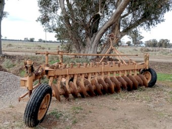 Chamberlain 1 way plow