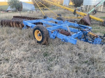 Grizzly 32 plate offset disc plough | Farm Tender