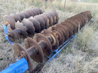 Grizzly 32 plate offset disc plough 