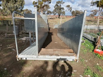 6 meter portable loading ramp