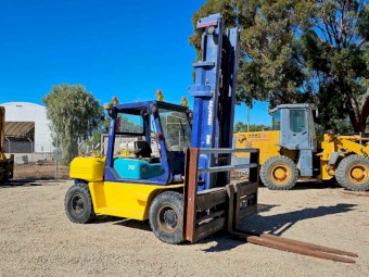 Komatsu FG70-7, 7 Tonne Forklift, very low hours