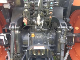 KIOTI HX1401 WITH LOADER 4:1 BUCKET