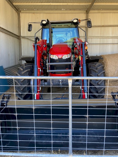 2022 Massey Ferguson 5790ES CAB with MF946X Loader
