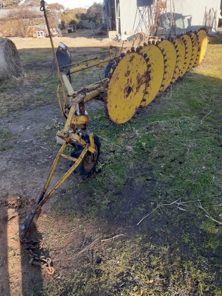 Bamford 7 wheel trailing rake