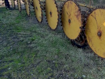 Bamford 7 wheel trailing rake