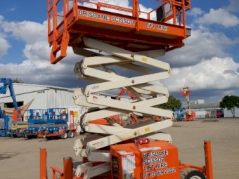 Snorkel Rough Terrain-4 WD Diesel Engine-33FT