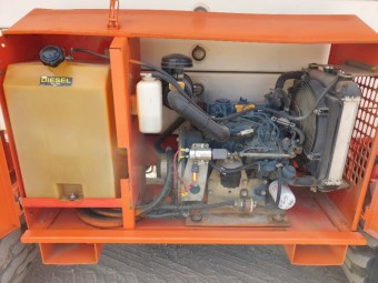 Snorkel Rough Terrain-4 WD Diesel Engine-33FT