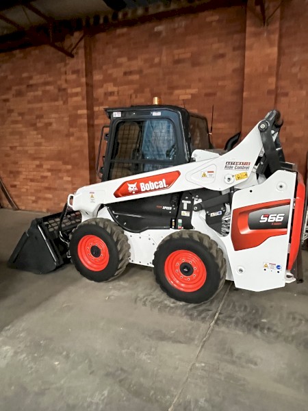 bobcat skid steer  S66 model 