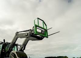 HUSTLER LE110 2 TINE BALE SPIKES