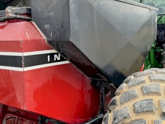 1985 International 5700 Air Seeder 30ft 740 MK2 Bar