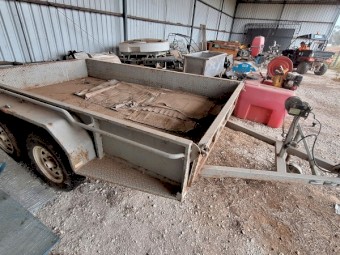 E.M.S Tandem box trailer