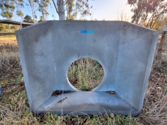 675 concrete headwall