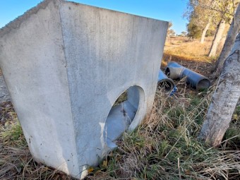 675 concrete headwall