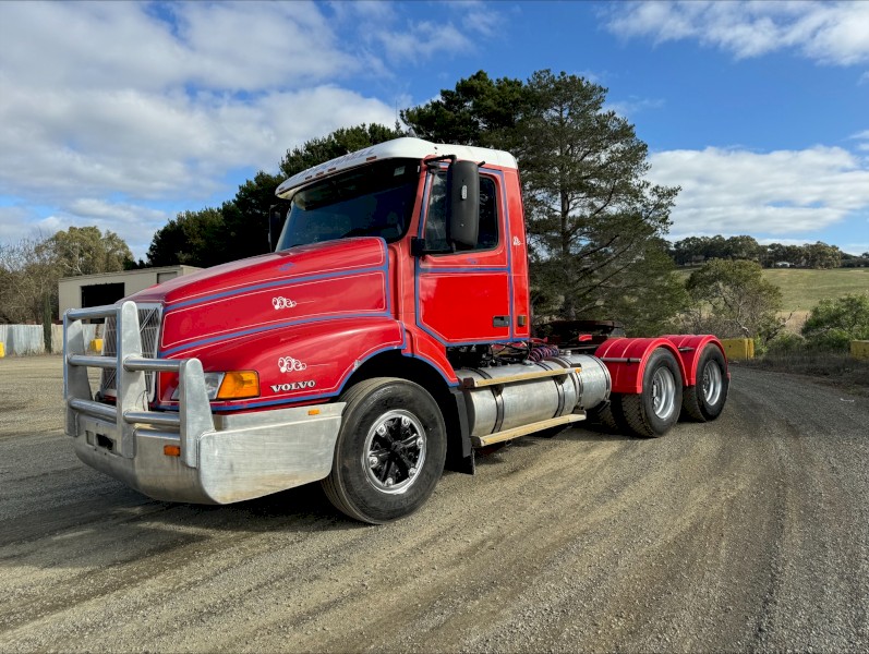 1999 Volvo NH12 6x4