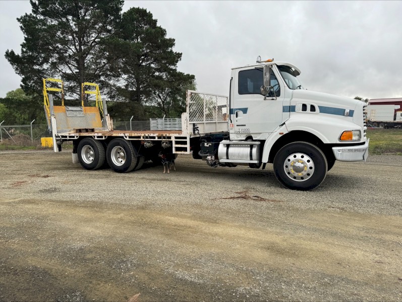1999 Sterling LT9500 6x4 Tray