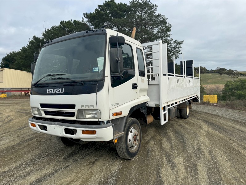 2005 Isuzu FFR F3 500 Long with RAMPS