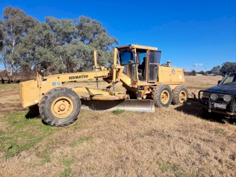 Grader komatsu gd530a-2 1995