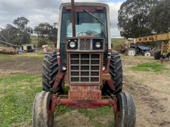 International 786 Tractor With Linkage 