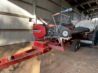 2009 Case IH 3016 Canola Front