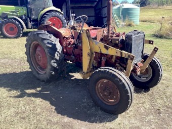 International B275 Tractors x 2