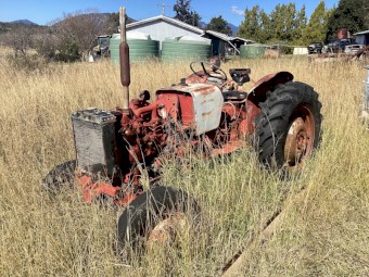 International B275 Tractors x 2