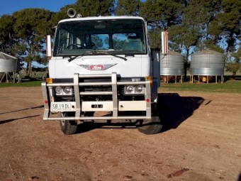 1985 HINO Truck FF177K 7.3 Mtre Checker plateTray Mechanicly Very Good
