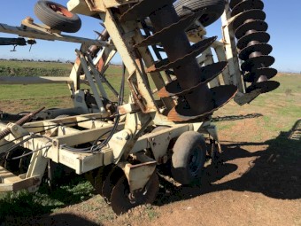 Bonel offset disc plough 77 plate. Excellent condition heavy duty. may consider part trade on other machinery of interest